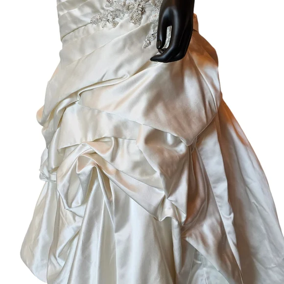 NWOT - Champ Satin Sweetheart Strapless Fit & Flare Kenneth Winston Wedding Gown - Picture 4 of 7